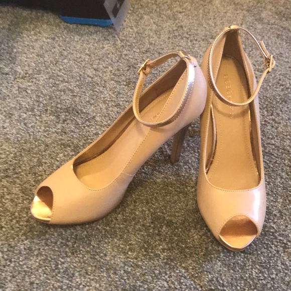 Very elegant heels barely worn - Picture 2 of 5